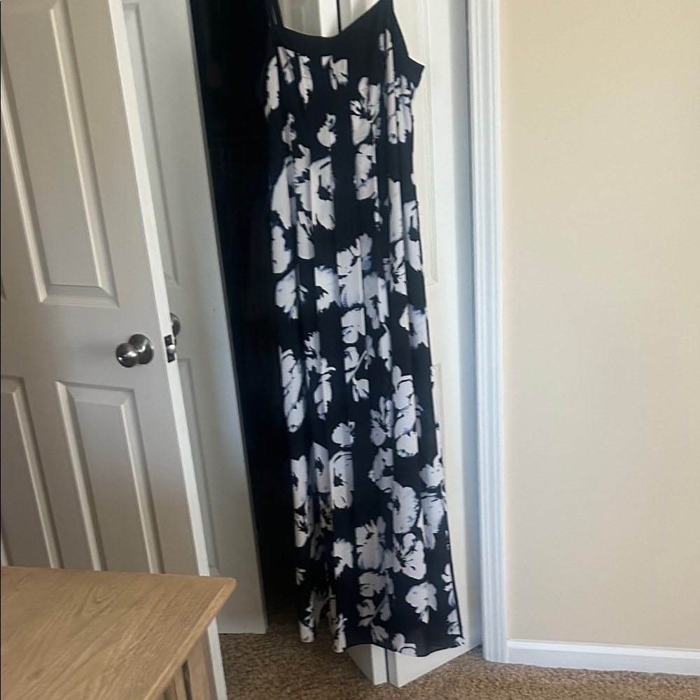 Whitehouse Blackmarket maxi dress